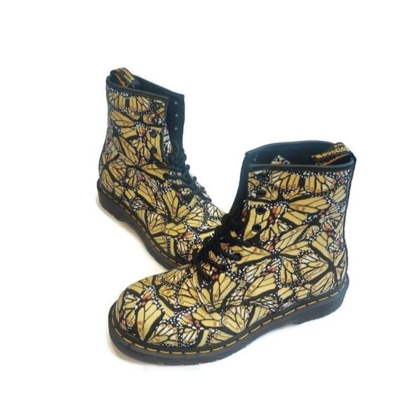 Dr. Martens 1460 Womens Size 8 Leather 8 Eye Lace Up Boots Butterfly Print - Picture 5 of 9